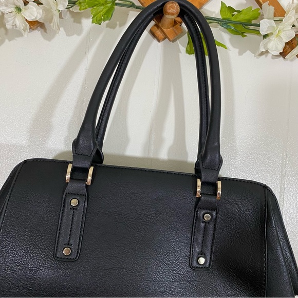 Mossimo Faux Leather Shoulder Bag Zip Black - Picture 10 of 12